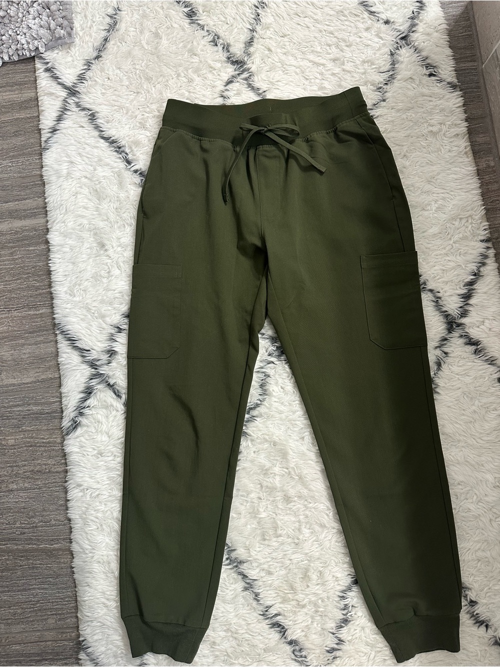 Mandala Scrub Set in Olive Green- brand new - Picture 4 of 6